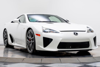Sale a la venta el Lexus LFA de Paris Hilton
