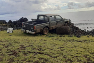 Detenido un conductor tras estrellarse contra varios moái en la Isla de Pascua