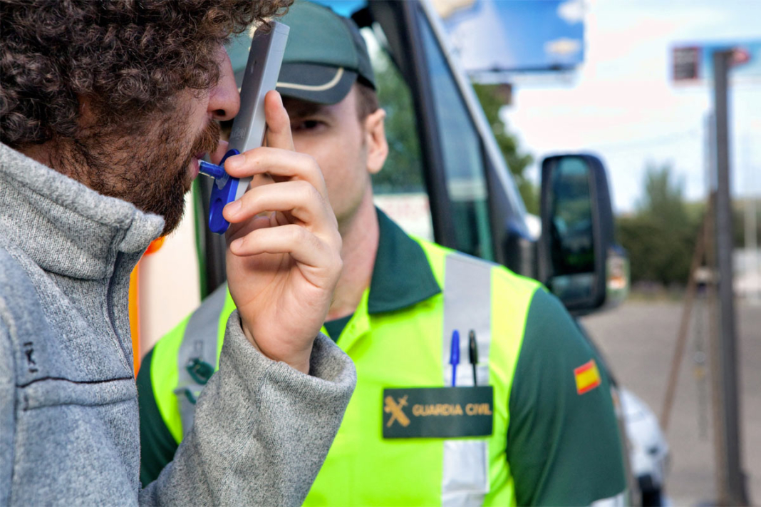 Controles de alcoholemia de la Guardia Civil por Coronavirus