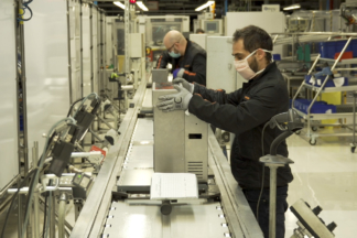 SEAT produce respiradores asistidos con motores adaptados de limpiaparabrisas