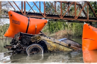 Vídeo: encuentran un Ford Mustang Mach-1 de 1973 en el fondo de un río Ford Mustang Mach-1 fondo rio