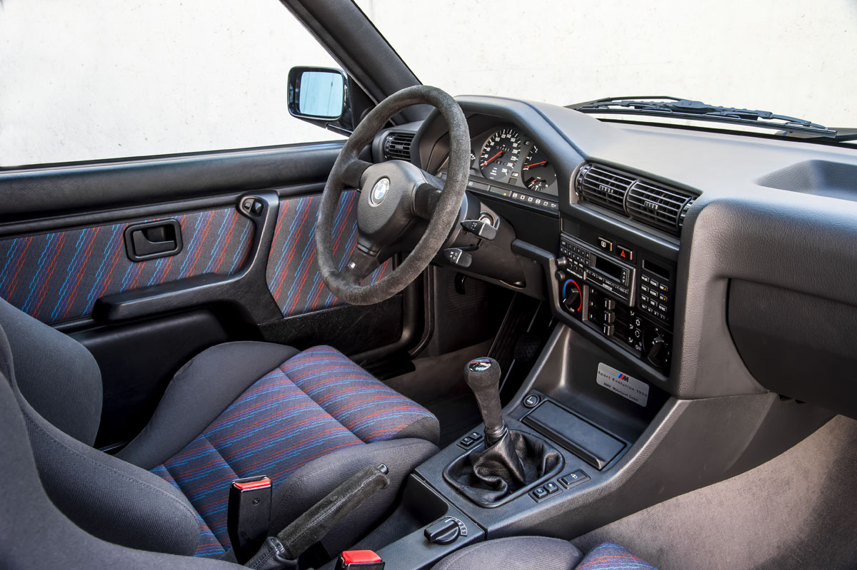foto interior del BMW M3 E30 Sport Evolution