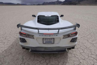 Vídeo: el Chevrolet Corvette 2020 alcanza la velocidad máxima en un lago seco