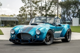 El Superformance MKIII-R es una réplica con licencia del clásico Cobra Superformance MKIII-R Cobra
