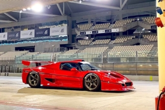 Vídeo: a bordo de un Ferrari F50 GT en el circuito Yas Marina a bordo ferrari f50 gt circuito yas marina