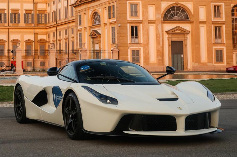 condiciones para tener un Ferrari 