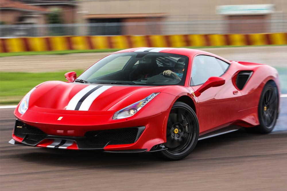 condiciones para tener un Ferrari 