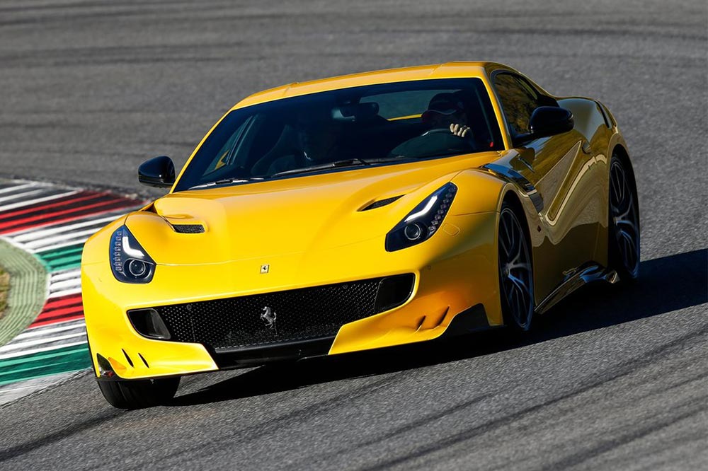 condiciones para tener un Ferrari 