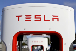 Elon Musk reanuda la producción de Tesla en California pese a la prohibición