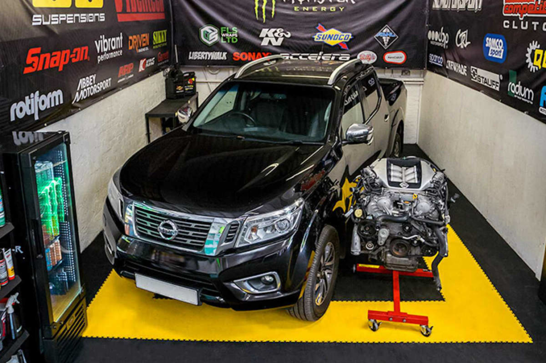 Nissan Navara motor gt-r