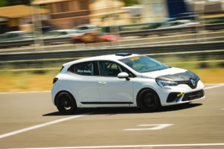 El nuevo Renault Clio RSR debuta en unos test en el Jarama Renault Clio RSR debuta test Jarama