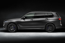 BMW X7 Dark Shadow Edition