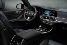 BMW X7 Dark Shadow Edition