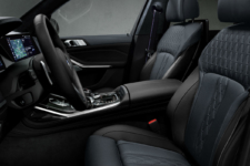 BMW X7 Dark Shadow Edition