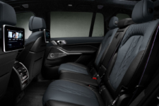 BMW X7 Dark Shadow Edition