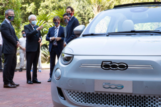 Fiat presenta el Nuevo 500 en el Quirinale y el Palazzo Chigi Fiat presenta el Nuevo 500 en el Quirinale y el Palazzo Chigi