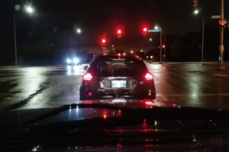 Vídeo: porqué no debes quemar rueda y saltarte un semáforo delante de la Policía video-quemar-rueda-saltarte-semaforo-policia