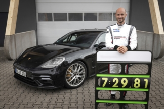 El Porsche Panamera consigue el récord de vuelta en Nürburgring Porsche Panamera record vuelta Nurburgring