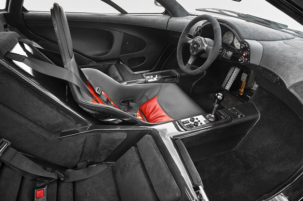 coches con tres asientos delanteros 