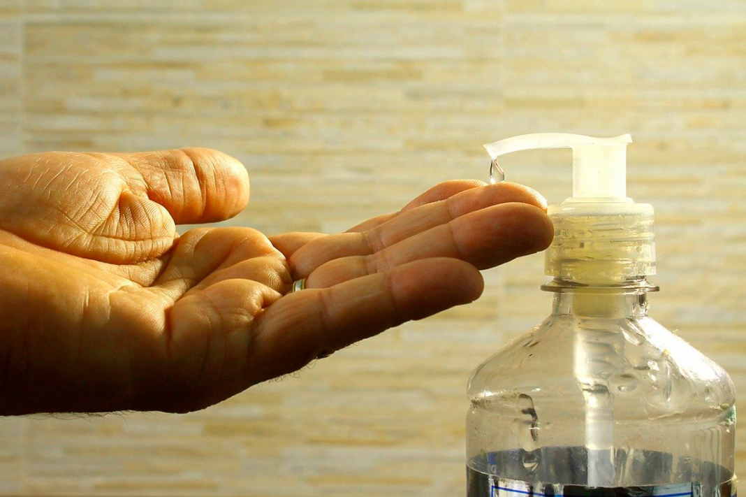 ¿Puede el gel hidroalcoholico provocar un incendio dentro del coche con el calor?