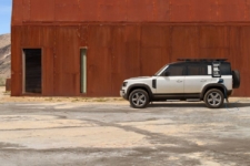 Land Rover Defender 2021