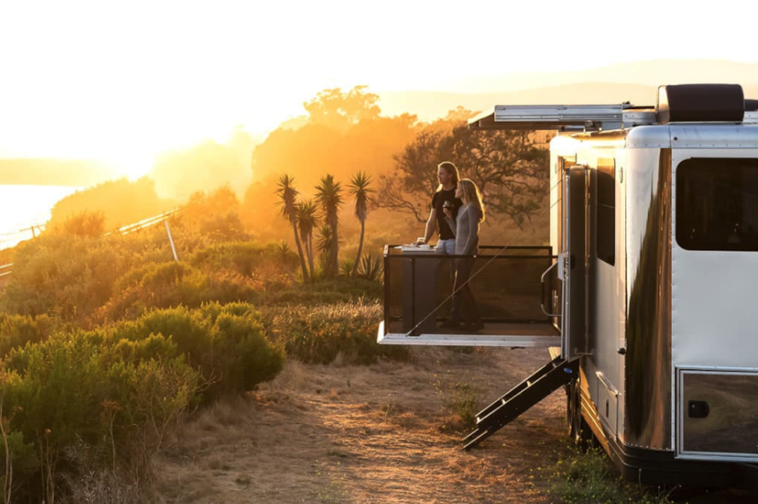 Caravana de lujo con paneles solares