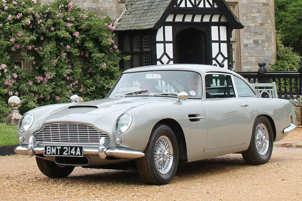 coches deportivos de los 60 