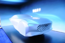 escultura futuro ford mustang