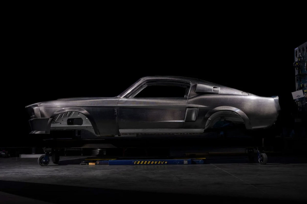 chasis del Ford Mustang GT500 del 67 fibra de carbono