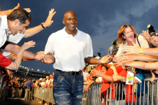 Michael Jordan crea su propio equipo de la NASCAR con Bubba Wallace al frente Michael Jordan crea un equipo de la NASCAR