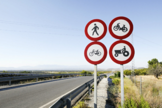 La Fiscalía cree que algunas señales de tráfico pueden ser machistas Señales de tráfico