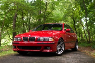 A subasta un BMW M5 E39 del 2000 con menos de 47.000 km subasta bmw m5 e39 2000 frontal
