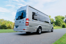 subastan camper lujo Mercedes