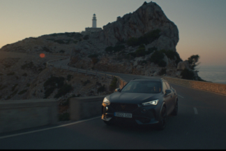 La actriz Nathalie Emmanuel (Juego de Tronos) protagoniza el anuncio del CUPRA Formentor Anuncio del CUPRA Formentor