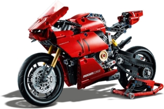 La Ducati Panigale V4 R pasa de los circuitos a tu habitación gracias a LEGO