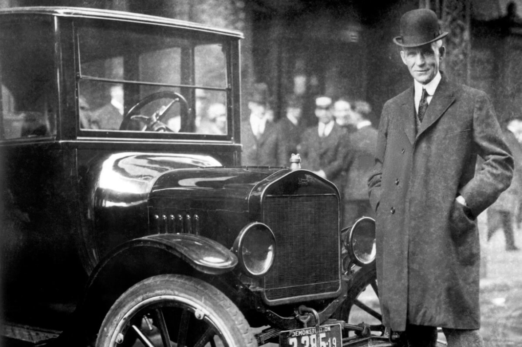 Henry Ford con el Ford T