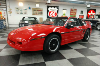 El último Pontiac Fiero que se fabricó sale a subasta Pontiac Fiero GT