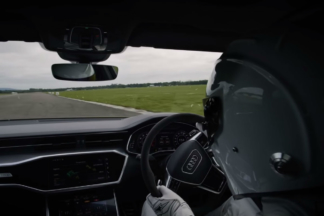 Vídeo: The Stig prueba el Audi RS6 Avant en el circuito de Top Gear The Stig Audi RS6 Avant circuito Top Gear