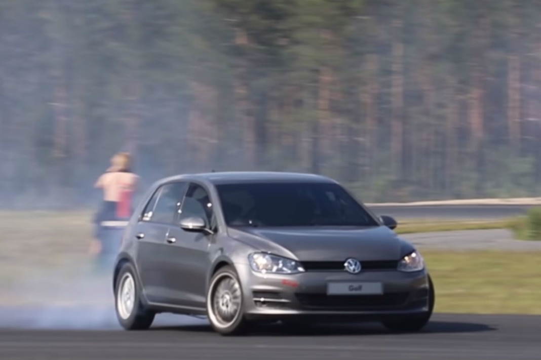 VW Golf tracción trasera motor V8