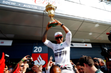Lewis Hamilton se proclama por séptima vez campeón del Mundo de Fórmula 1 Lewis Hamilton celebrando el título de campeón del Mundo de Fórmula 1