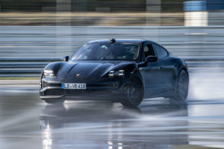 El Porsche Taycan ha conseguido el récord por el derrape más largo para un eléctrico Porsche Taycan derrape más largo eléctrico