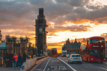 Reino Unido planea prohibir los coches de gasolina y diésel a partir de 2030 Reino Unido prohíbe los coches de gasolina y diésel en 2030