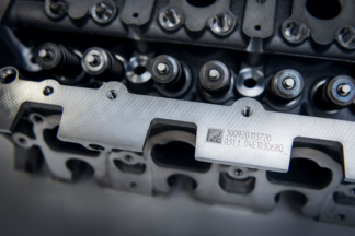 El código de matriz de datos de los motores Škoda: el QR resistente al calor, químicos y abrasión Código QR en los motores de Skoda