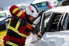 Volvo deja caer coches 30 metros