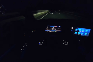 Vídeo: así se mueve en la Autobahn el Volkswagen Golf R a 263 km/h en la noche más oscura Volkswagen Golf R