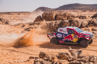 8ª etapa Dakar 2021: lucha entre Al-Attiyah y Sainz que se lleva el catarí