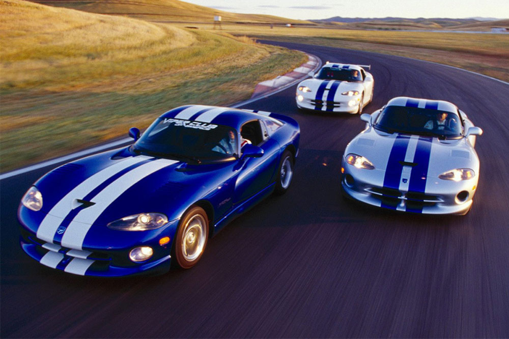 marca destruye coches 