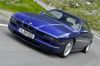 PRUEBA: BMW 850 CSi (E31) BMW 850 CSi tomando una curva durante la prueba