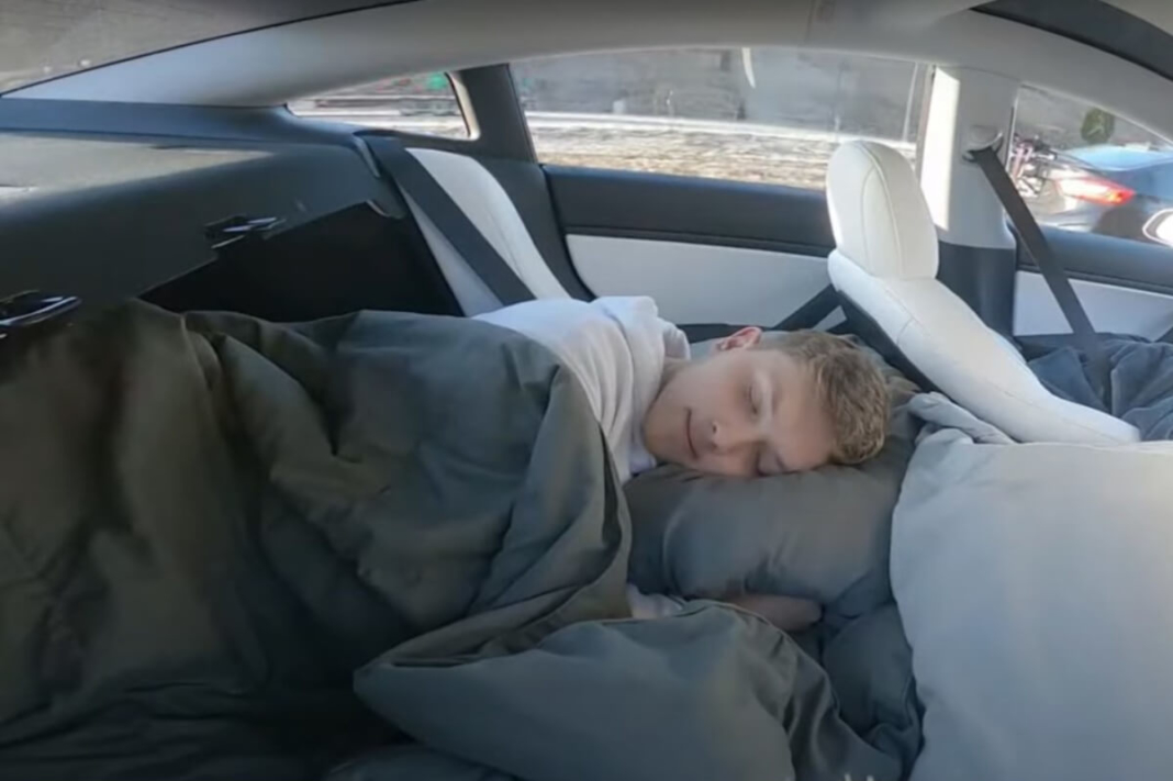 Dormir en Tesla Model 3