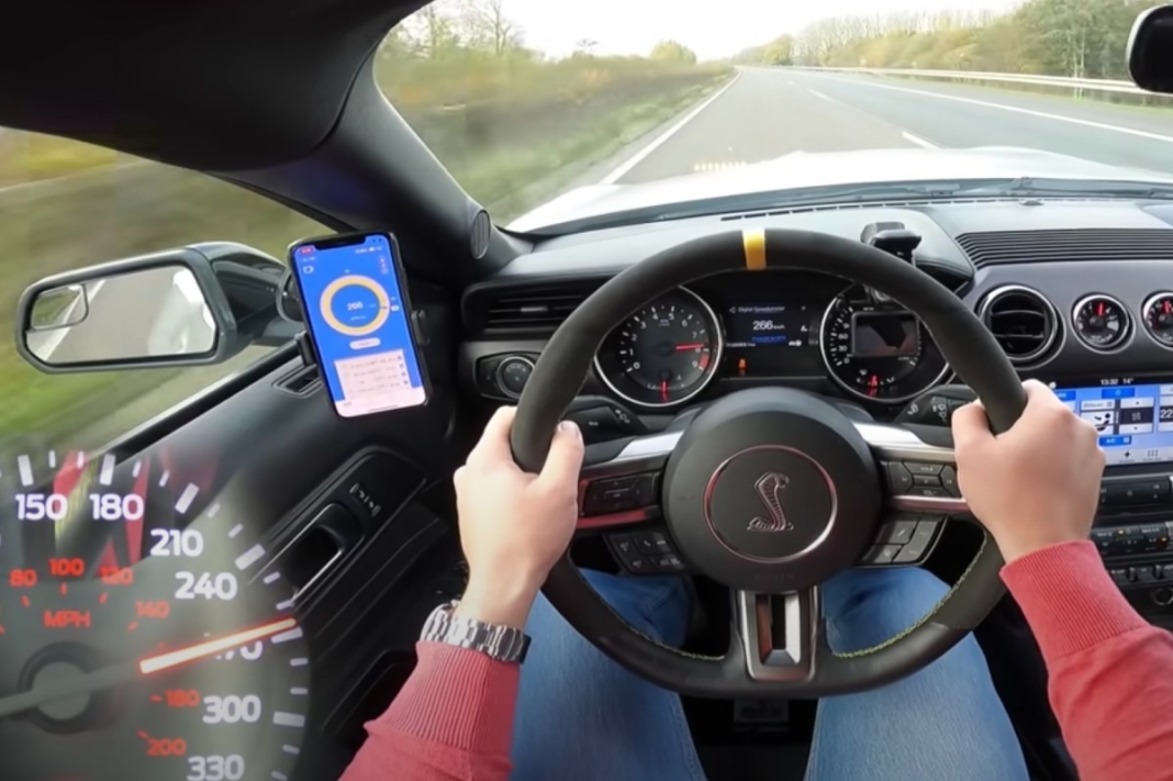 Vídeo Ford Mustang Shelby GT350 Autobahn